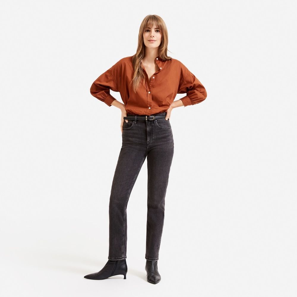 Everlane High-Rise Straight Jeans in Washed Black
